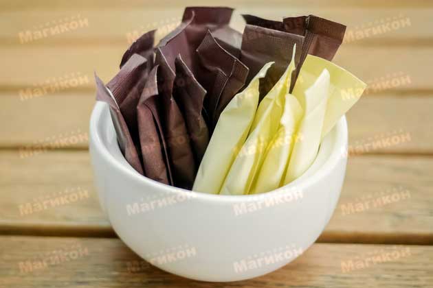 Фасовка и упаковка кофе и сахара в пакеты стик