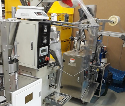 Фасовочно-упаковочные автоматы под разные продукты и дозы , от 1 мл  до 500 мл. Фасовочно-упаковочные автоматы под разные продукты и дозы , от 1 мл  до 500 мл.