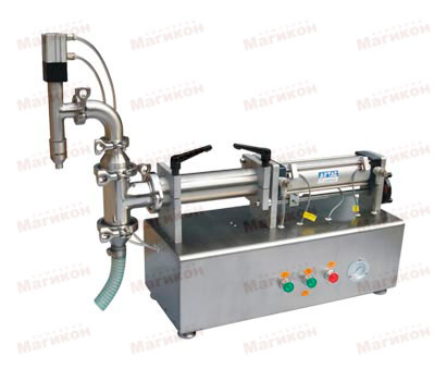 Розлив химических жидкостей для автомобилей на жидкостном поршневом дозаторе LPF-2000T